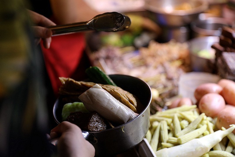 通化臨江街夜市紅花麻辣鹽水雞信義安和站21