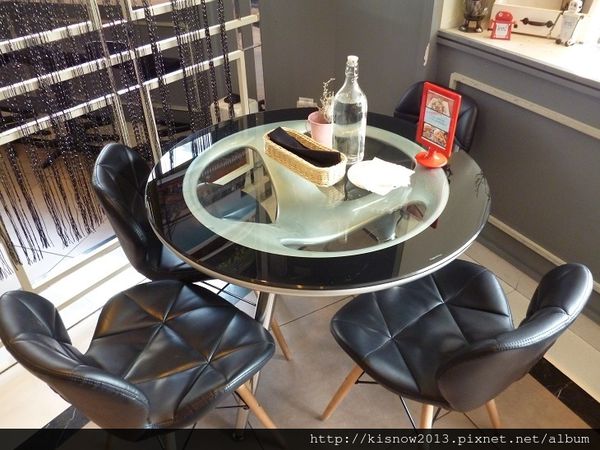 in% HAIR&CAFE：將髮廊和餐飲結合,有義大利麵和3D拉花--西門町美食In％Hair&Caf'e(西寧店)体驗心得