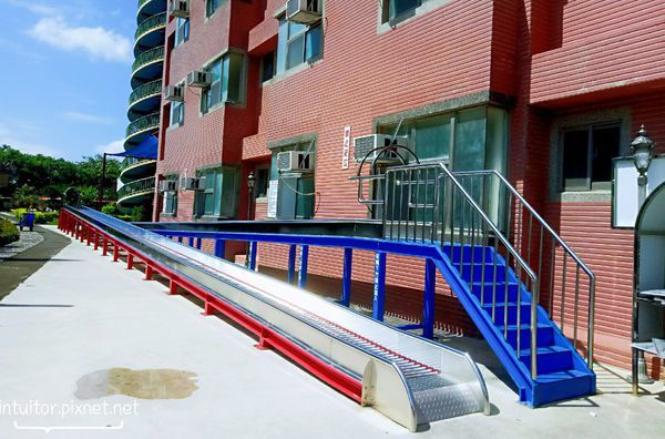 麻豆代天府滾輪滑梯.jpg 麻豆代天府滾輪滑梯.jpg