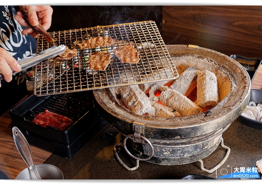 全新裝潢登場,田季發爺桃園中壢店,燒肉吃到飽469/569/699,美國霜降牛/鹽蔥牛舌/松阪豬/生蠔/薑母鴨火鍋/哈根達斯冰淇淋,通通無限吃到飽!桃園燒肉吃到飽推薦,中壢吃到飽推薦, - 大胃米粒