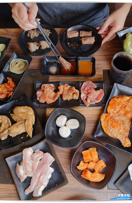 全新裝潢登場,田季發爺桃園中壢店,燒肉吃到飽469/569/699,美國霜降牛/鹽蔥牛舌/松阪豬/生蠔/薑母鴨火鍋/哈根達斯冰淇淋,通通無限吃到飽!桃園燒肉吃到飽推薦,中壢吃到飽推薦, - 大胃米粒