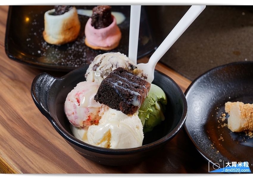 全新裝潢登場,田季發爺桃園中壢店,燒肉吃到飽469/569/699,美國霜降牛/鹽蔥牛舌/松阪豬/生蠔/薑母鴨火鍋/哈根達斯冰淇淋,通通無限吃到飽!桃園燒肉吃到飽推薦,中壢吃到飽推薦, - 大胃米粒