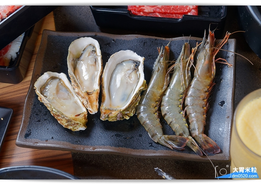 全新裝潢登場,田季發爺桃園中壢店,燒肉吃到飽469/569/699,美國霜降牛/鹽蔥牛舌/松阪豬/生蠔/薑母鴨火鍋/哈根達斯冰淇淋,通通無限吃到飽!桃園燒肉吃到飽推薦,中壢吃到飽推薦, - 大胃米粒