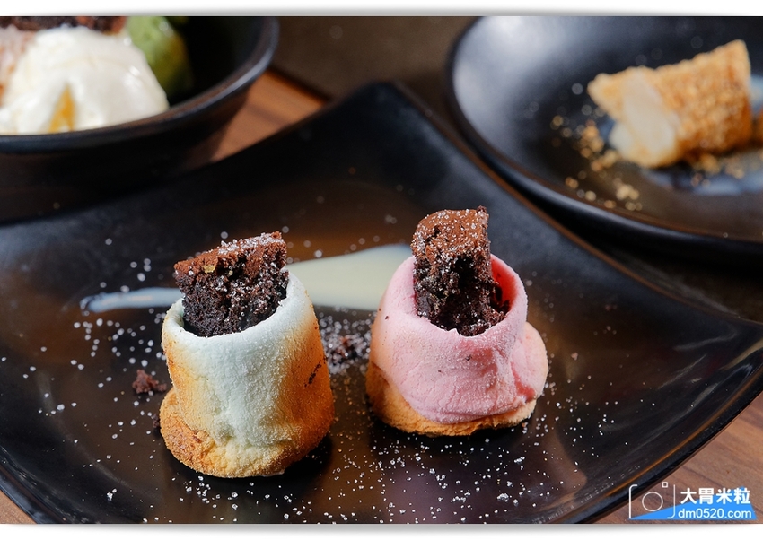 全新裝潢登場,田季發爺桃園中壢店,燒肉吃到飽469/569/699,美國霜降牛/鹽蔥牛舌/松阪豬/生蠔/薑母鴨火鍋/哈根達斯冰淇淋,通通無限吃到飽!桃園燒肉吃到飽推薦,中壢吃到飽推薦, - 大胃米粒