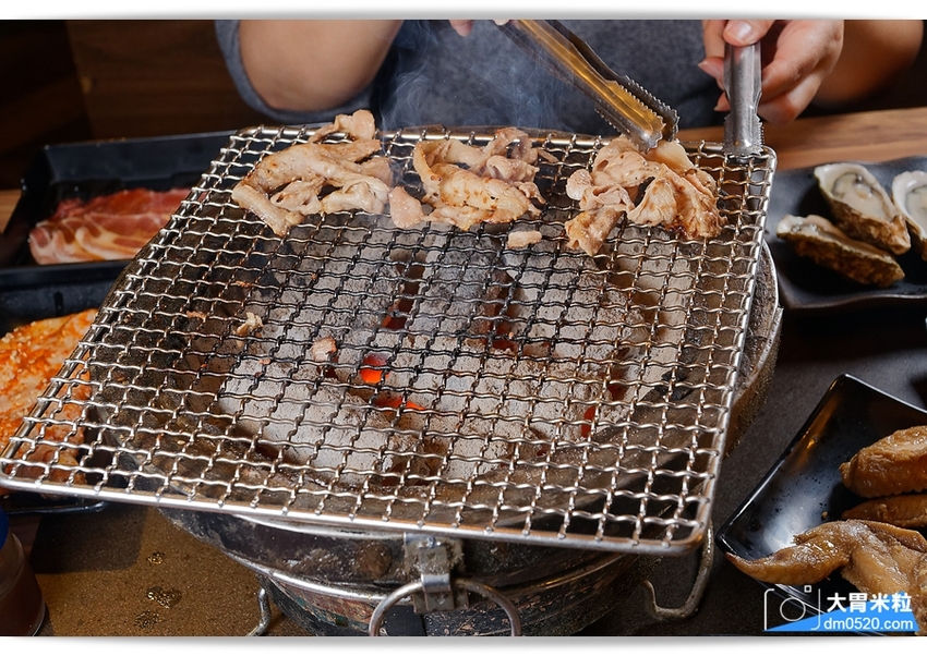 全新裝潢登場,田季發爺桃園中壢店,燒肉吃到飽469/569/699,美國霜降牛/鹽蔥牛舌/松阪豬/生蠔/薑母鴨火鍋/哈根達斯冰淇淋,通通無限吃到飽!桃園燒肉吃到飽推薦,中壢吃到飽推薦, - 大胃米粒