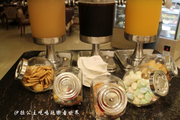 神旺大飯店-伯品廊新概念歐法料理:東區吃到飽Buffet『神旺大飯店-伯品廊』普諾麵包坊/仙貝舒芙蕾雪糕捲/捷運忠孝敦化站