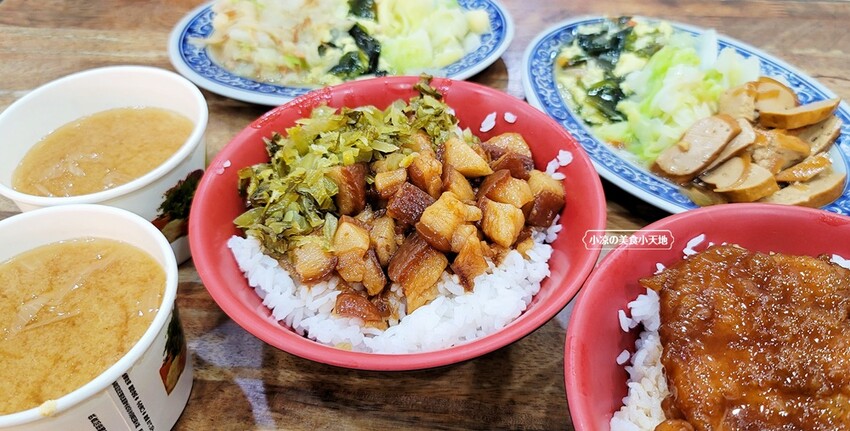 台中興大美食║傳統中式料理小吃中場無休息，只賣排骨飯、滷肉飯、爌肉飯！！