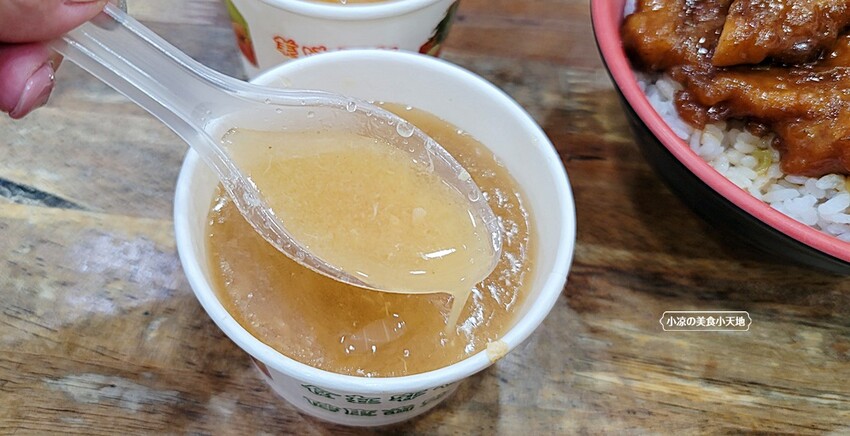 台中興大美食║傳統中式料理小吃中場無休息，只賣排骨飯、滷肉飯、爌肉飯！！