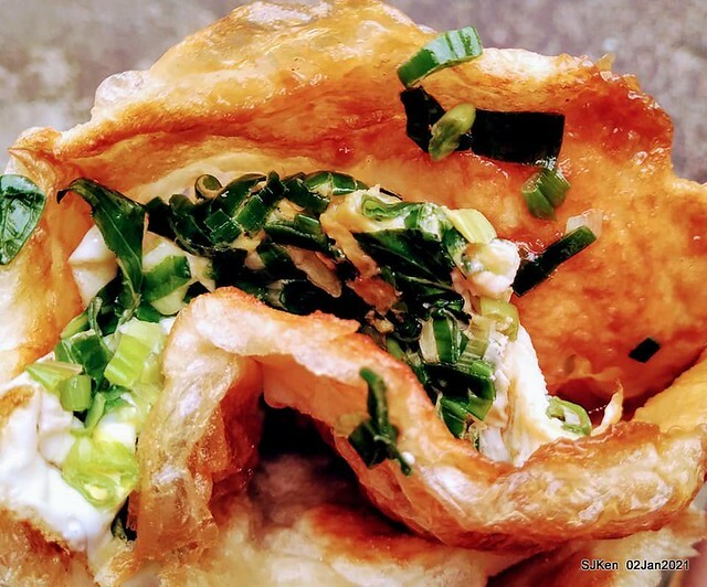Taiwan traditional light dishes , Scallion pancakes,「金山黃蔥油餅」，Hsinpei, North Taiwan, Jan 2, 2021