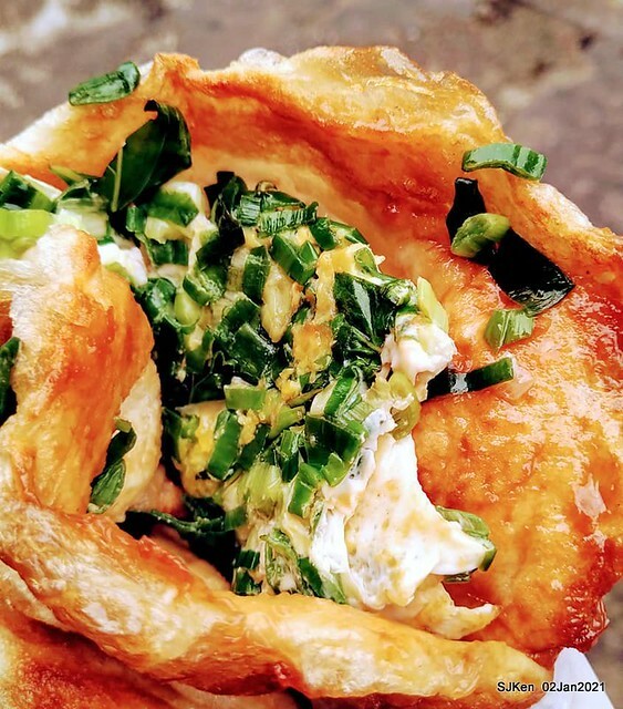 Taiwan traditional light dishes , Scallion pancakes,「金山黃蔥油餅」，Hsinpei, North Taiwan, Jan 2, 2021