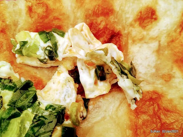 Taiwan traditional light dishes , Scallion pancakes,「金山黃蔥油餅」，Hsinpei, North Taiwan, Jan 2, 2021