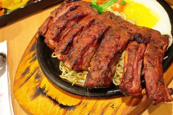 【新竹美食】吼牛排新竹店-原塊牛肉真材實料,比臉還大的巨無霸大盎司牛排與免費自助吧吃到飽