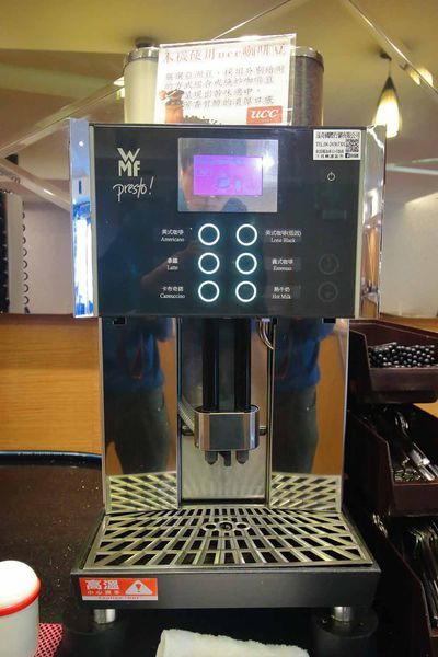 【新竹美食】吼牛排新竹店-原塊牛肉真材實料,比臉還大的巨無霸大盎司牛排與免費自助吧吃到飽