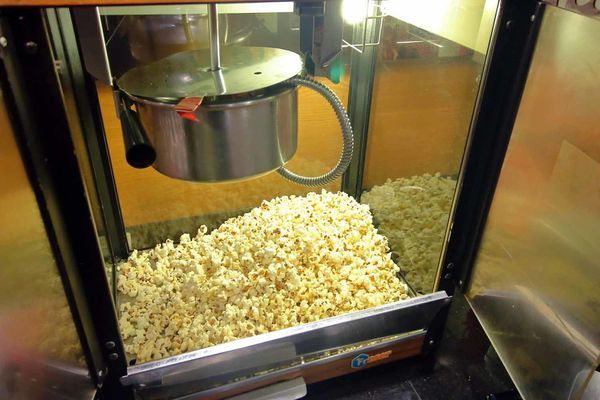 【新竹美食】吼牛排新竹店-原塊牛肉真材實料,比臉還大的巨無霸大盎司牛排與免費自助吧吃到飽