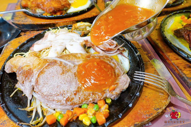 [食記] 新竹東區-吼牛排 專業牛排達人 父親節限定爸氣豪華海陸雙拼 全台唯一 100 盎司鬼爪火山肋排 大胃王牛排挑戰 90 盎司牛排挑戰成功只要 1 元 大塊軟嫩牛排的首選 新竹聚餐推薦