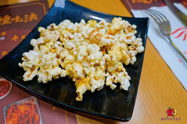 [食記] 新竹東區-吼牛排 專業牛排達人 父親節限定爸氣豪華海陸雙拼 全台唯一 100 盎司鬼爪火山肋排 大胃王牛排挑戰 90 盎司牛排挑戰成功只要 1 元 大塊軟嫩牛排的首選 新竹聚餐推薦