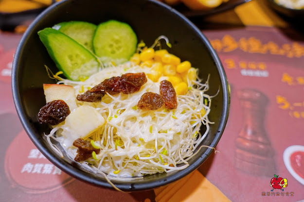 [食記] 新竹東區-吼牛排 專業牛排達人 父親節限定爸氣豪華海陸雙拼 全台唯一 100 盎司鬼爪火山肋排 大胃王牛排挑戰 90 盎司牛排挑戰成功只要 1 元 大塊軟嫩牛排的首選 新竹聚餐推薦