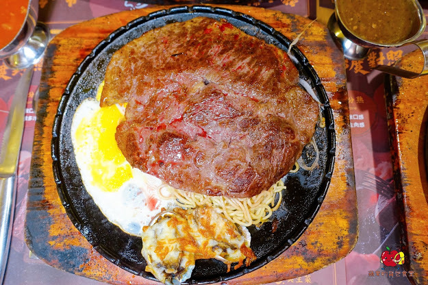 [食記] 新竹東區-吼牛排 專業牛排達人 父親節限定爸氣豪華海陸雙拼 全台唯一 100 盎司鬼爪火山肋排 大胃王牛排挑戰 90 盎司牛排挑戰成功只要 1 元 大塊軟嫩牛排的首選 新竹聚餐推薦