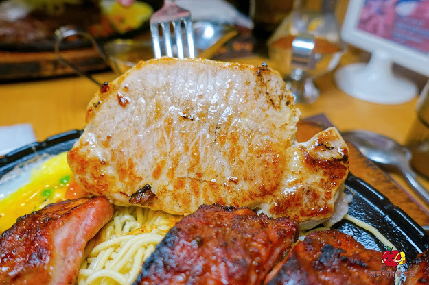 [食記] 新竹東區-吼牛排 專業牛排達人 父親節限定爸氣豪華海陸雙拼 全台唯一 100 盎司鬼爪火山肋排 大胃王牛排挑戰 90 盎司牛排挑戰成功只要 1 元 大塊軟嫩牛排的首選 新竹聚餐推薦