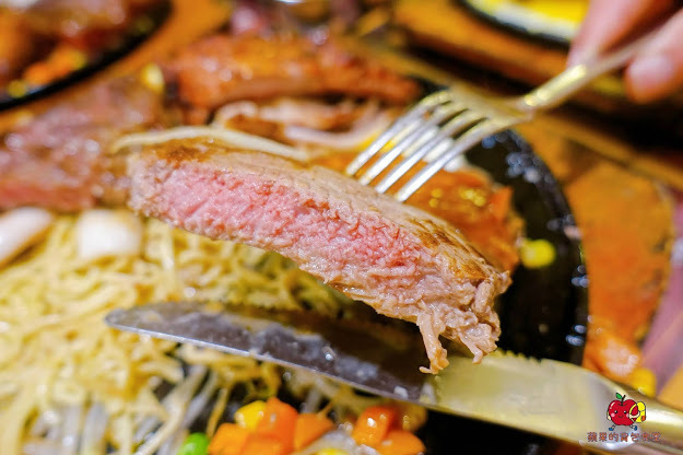 [食記] 新竹東區-吼牛排 專業牛排達人 父親節限定爸氣豪華海陸雙拼 全台唯一 100 盎司鬼爪火山肋排 大胃王牛排挑戰 90 盎司牛排挑戰成功只要 1 元 大塊軟嫩牛排的首選 新竹聚餐推薦