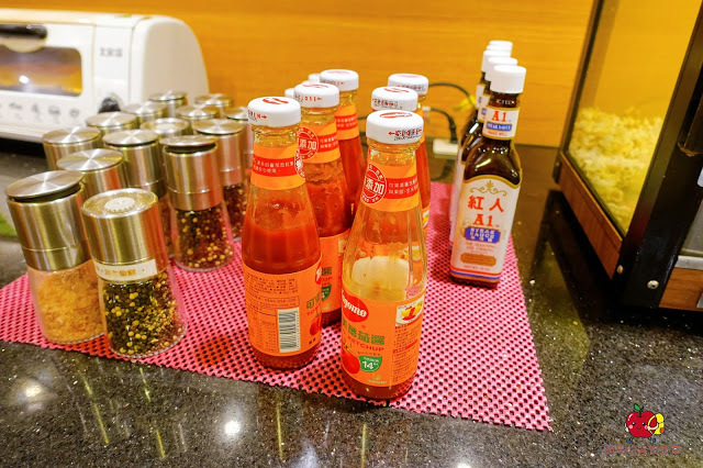 [食記] 新竹東區-吼牛排 專業牛排達人 父親節限定爸氣豪華海陸雙拼 全台唯一 100 盎司鬼爪火山肋排 大胃王牛排挑戰 90 盎司牛排挑戰成功只要 1 元 大塊軟嫩牛排的首選 新竹聚餐推薦