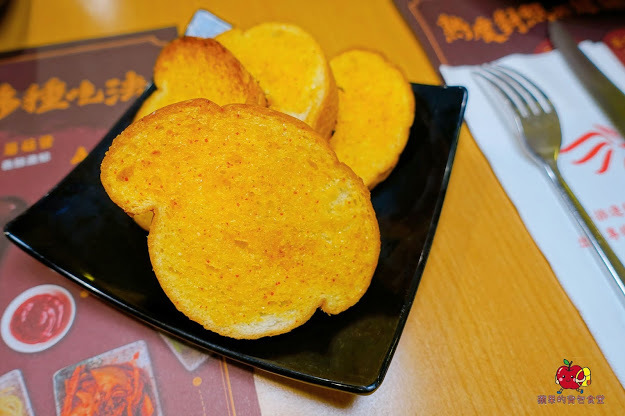 [食記] 新竹東區-吼牛排 專業牛排達人 父親節限定爸氣豪華海陸雙拼 全台唯一 100 盎司鬼爪火山肋排 大胃王牛排挑戰 90 盎司牛排挑戰成功只要 1 元 大塊軟嫩牛排的首選 新竹聚餐推薦