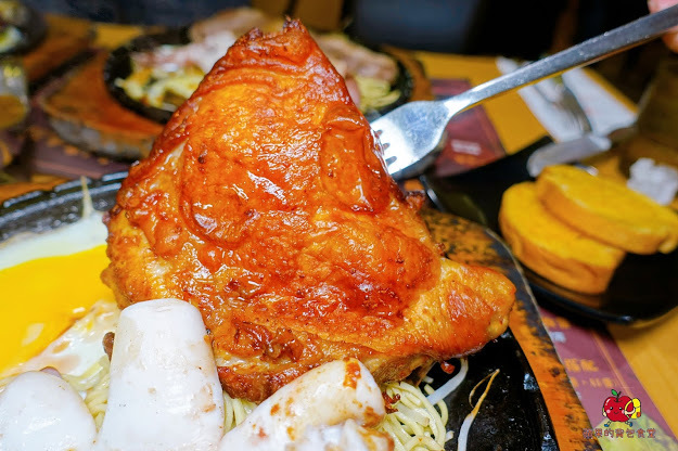 [食記] 新竹東區-吼牛排 專業牛排達人 父親節限定爸氣豪華海陸雙拼 全台唯一 100 盎司鬼爪火山肋排 大胃王牛排挑戰 90 盎司牛排挑戰成功只要 1 元 大塊軟嫩牛排的首選 新竹聚餐推薦