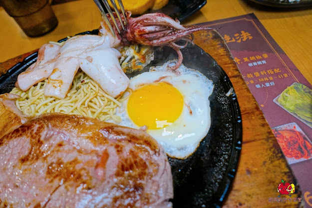 [食記] 新竹東區-吼牛排 專業牛排達人 父親節限定爸氣豪華海陸雙拼 全台唯一 100 盎司鬼爪火山肋排 大胃王牛排挑戰 90 盎司牛排挑戰成功只要 1 元 大塊軟嫩牛排的首選 新竹聚餐推薦