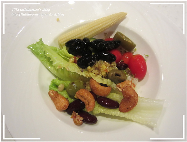 『呷』「捷運忠孝敦化站」☆ 果然匯 ☆ 新鮮蔬食料理吃到飽