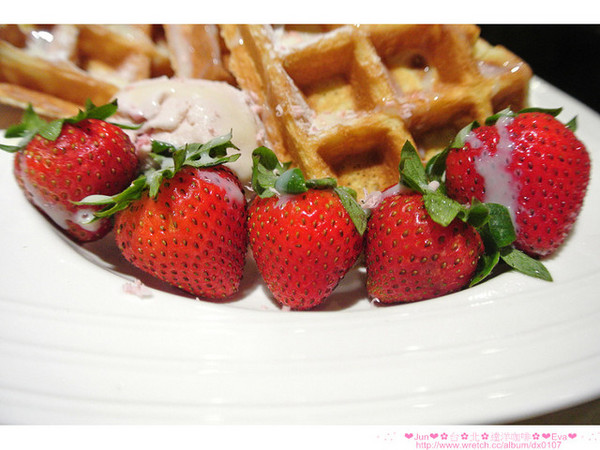 Dayan Café達洋咖啡館:【食記】oO。。台北 達洋小餐館、達洋咖啡館(Dayan Cafe) 又是一家超萌又讓少女們愛到破錶的貓咪咖啡店!。o○。 Dayan Café達洋咖啡館:【食記】oO。。台北 達洋小餐館、達洋咖啡館(Dayan Cafe) 又是一家超萌又讓少女們愛到破錶的貓咪咖啡店!。o○。