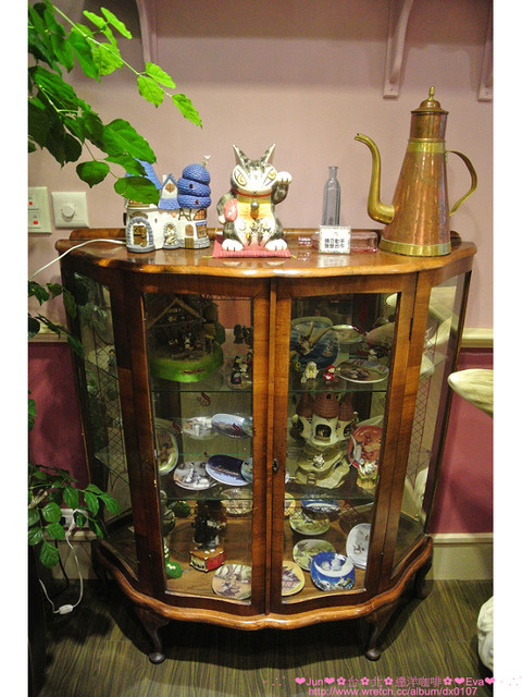 Dayan Café達洋咖啡館:【食記】oO。。台北 達洋小餐館、達洋咖啡館(Dayan Cafe) 又是一家超萌又讓少女們愛到破錶的貓咪咖啡店!。o○。 Dayan Café達洋咖啡館:【食記】oO。。台北 達洋小餐館、達洋咖啡館(Dayan Cafe) 又是一家超萌又讓少女們愛到破錶的貓咪咖啡店!。o○。