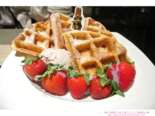 Dayan Café達洋咖啡館:【食記】oO。。台北 達洋小餐館、達洋咖啡館(Dayan Cafe) 又是一家超萌又讓少女們愛到破錶的貓咪咖啡店!。o○。 Dayan Café達洋咖啡館:【食記】oO。。台北 達洋小餐館、達洋咖啡館(Dayan Cafe) 又是一家超萌又讓少女們愛到破錶的貓咪咖啡店!。o○。