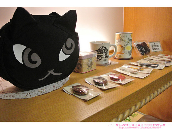 Dayan Café達洋咖啡館:【食記】oO。。台北 達洋小餐館、達洋咖啡館(Dayan Cafe) 又是一家超萌又讓少女們愛到破錶的貓咪咖啡店!。o○。 Dayan Café達洋咖啡館:【食記】oO。。台北 達洋小餐館、達洋咖啡館(Dayan Cafe) 又是一家超萌又讓少女們愛到破錶的貓咪咖啡店!。o○。