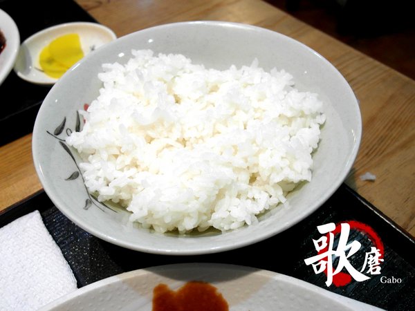 うたまろ Uta Maro 歌磨日本料理：【台南】噓！在台日本人常去的隱密小店●うたまろ歌磨日本料理●炸豬炸雞定食都敲好吃！