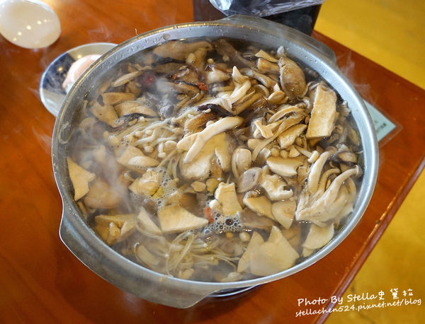 【宜蘭-員山】烤雞搭上地瓜蹦出新滋味@蘭陽老媽媽豆腐乳烤香雞全餐★宜蘭/宜蘭美食/員山鄉美食/烤雞/桶仔雞/望龍埤/員山景點