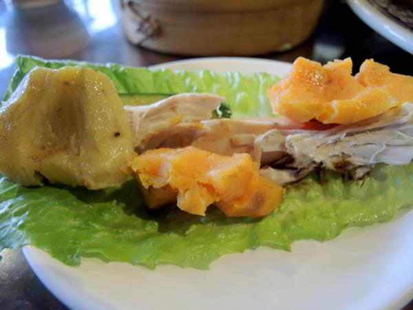 宜蘭員山)老媽媽豆腐乳烤香雞全餐 - 肉控族最愛當紅豆腐乳桶仔雞