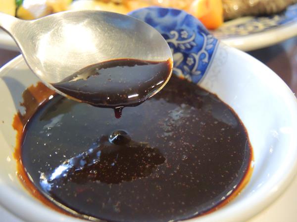 宜蘭員山)老媽媽豆腐乳烤香雞全餐 - 肉控族最愛當紅豆腐乳桶仔雞