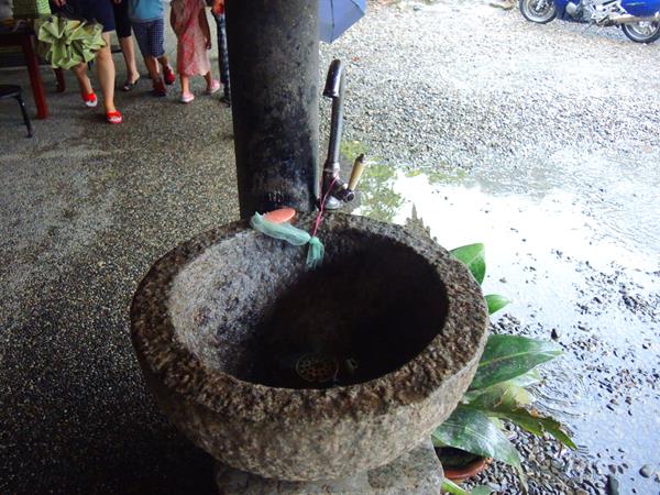 宜蘭員山)老媽媽豆腐乳烤香雞全餐 - 肉控族最愛當紅豆腐乳桶仔雞