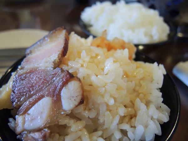 宜蘭員山)老媽媽豆腐乳烤香雞全餐 - 肉控族最愛當紅豆腐乳桶仔雞