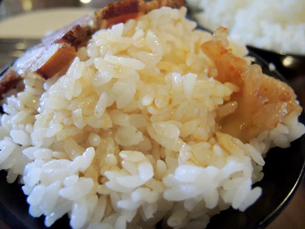 宜蘭員山)老媽媽豆腐乳烤香雞全餐 - 肉控族最愛當紅豆腐乳桶仔雞