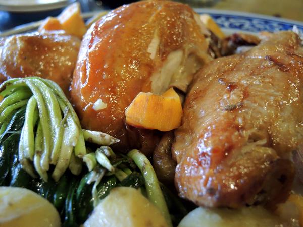 宜蘭員山)老媽媽豆腐乳烤香雞全餐 - 肉控族最愛當紅豆腐乳桶仔雞