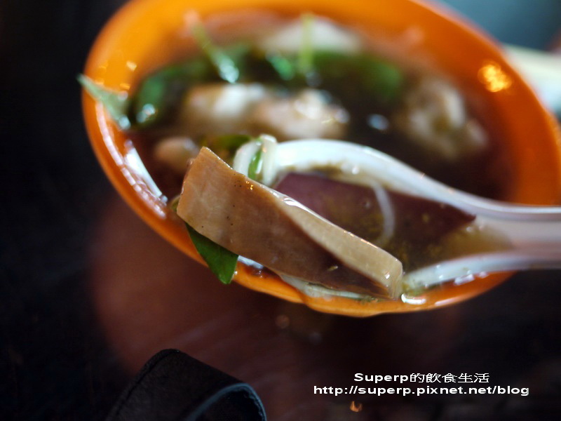 [夜市食記]台北雙城街夜市的阿素麻油腰花以及三姊魷魚羹