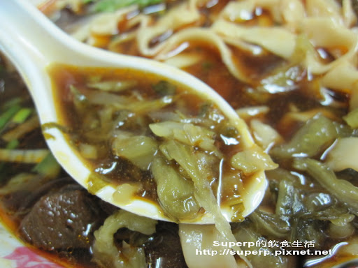 [小店食記]虎林街的小陳牛肉麵之碩大牛肉很過癮