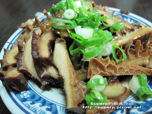 [小店食記]虎林街的小陳牛肉麵之碩大牛肉很過癮