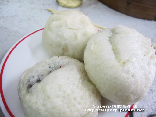 [小店食記]台北的康樂意小吃：舒國治也推薦的第一名菜包