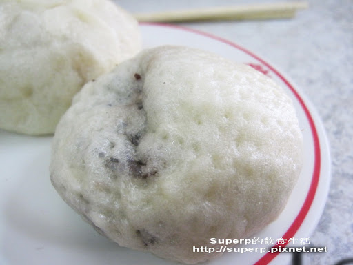 [小店食記]台北的康樂意小吃：舒國治也推薦的第一名菜包