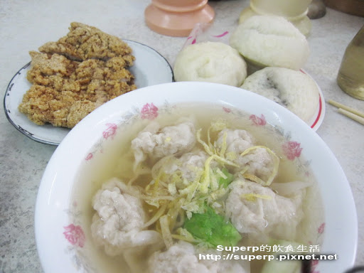 [小店食記]台北的康樂意小吃：舒國治也推薦的第一名菜包