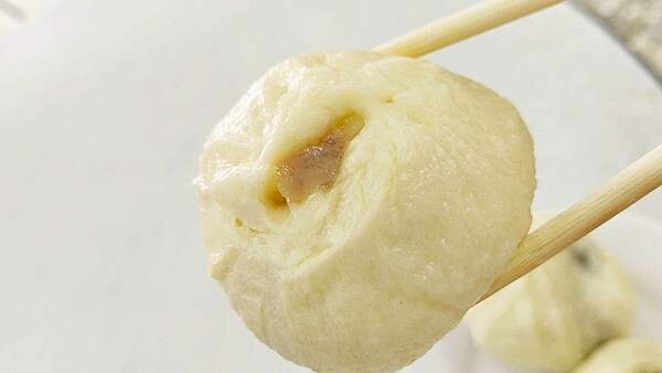 康樂意小吃店｜剛剛出爐不到３０分鐘就會被秒殺光光的包子店