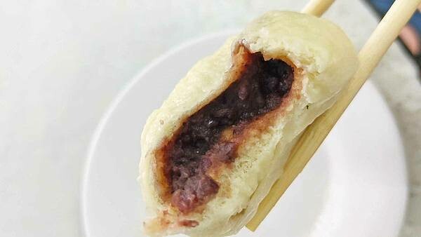 康樂意小吃店｜剛剛出爐不到３０分鐘就會被秒殺光光的包子店