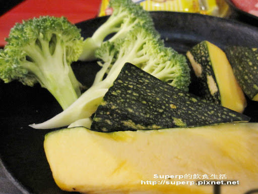 [餐廳食記]內湖的豐宴麻辣王：尚可的麻辣鍋吃到飽